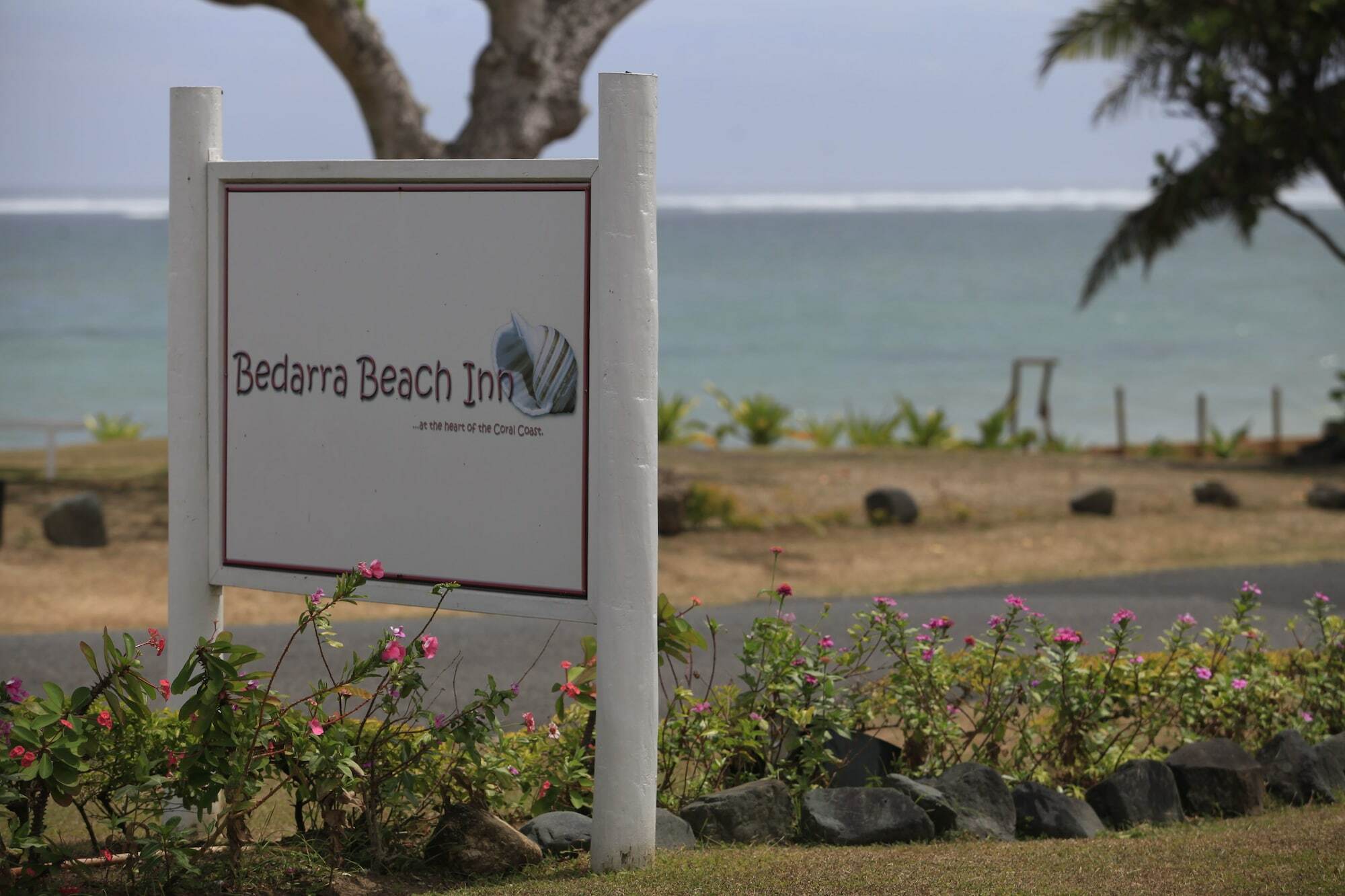 Bedarra Beach Inn Korotogo Exterior photo